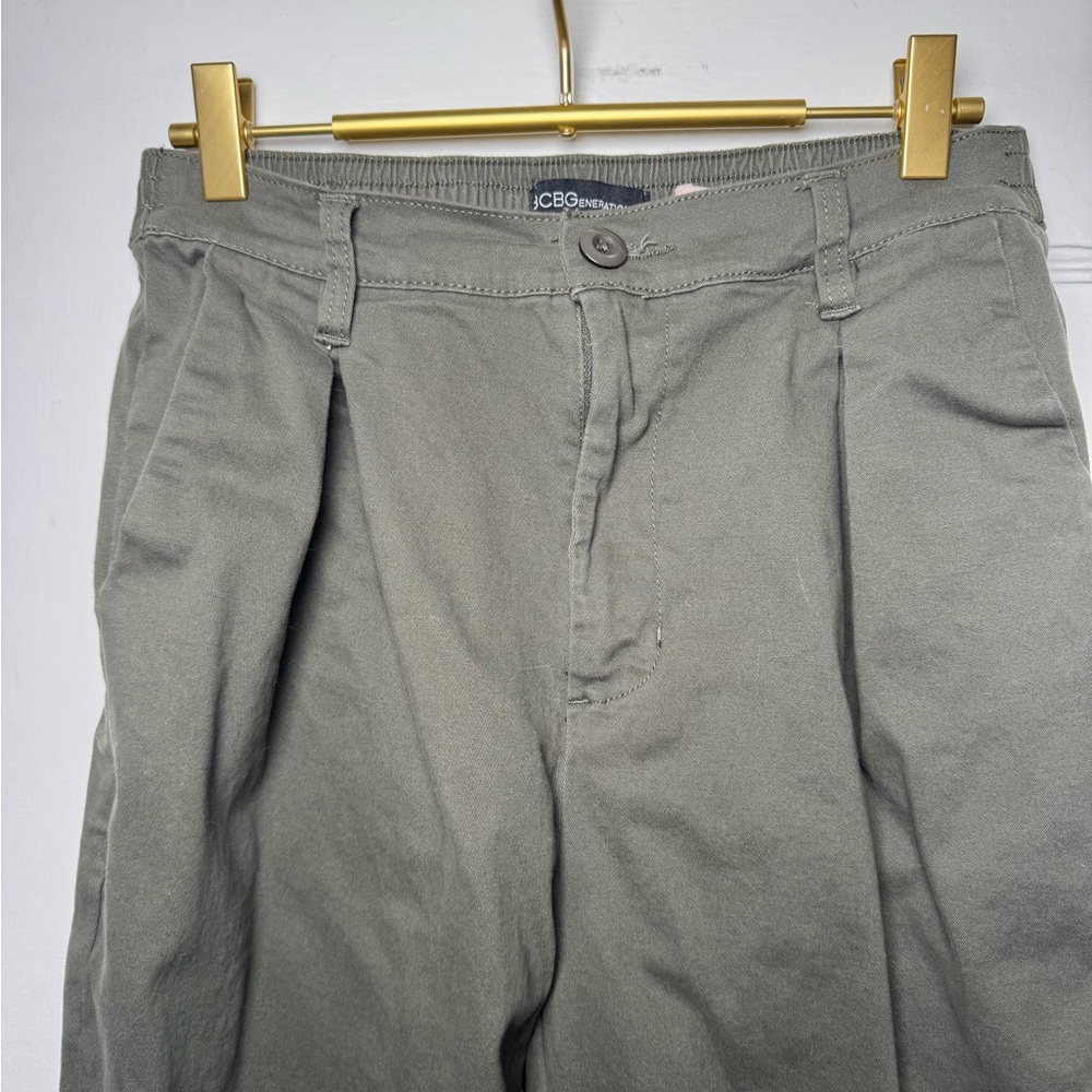 BCBGeneration High Rise Barrel Leg Elastic Waist Pant In Army Green Small - Picture 4 of 10